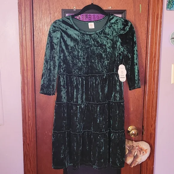blair waldorf green and white dress DARK GREEN TEXTURED VELVET DRESS – codressing main image 1
